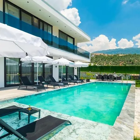 Luxury With Spacious Garden Βίλα