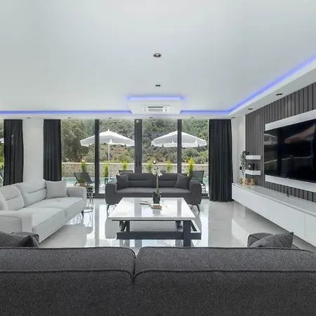 Luxury With Spacious Garden Βίλα Κας