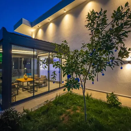 Βίλα Luxury With Spacious Garden Κας