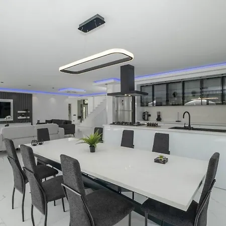 Вилла Luxury With Spacious Garden Каш