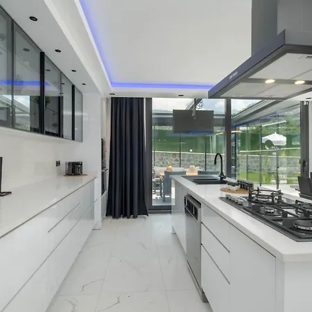 ヴィラ Luxury With Spacious Garden