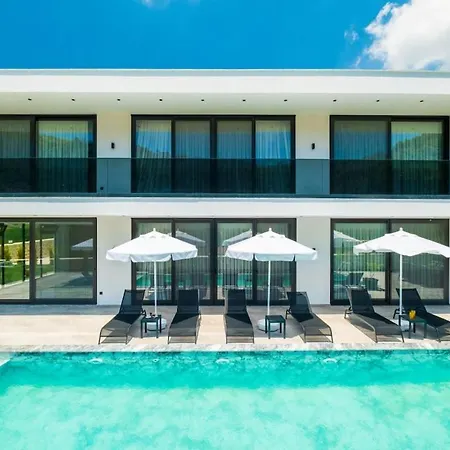Luxury With Spacious Garden カシュ